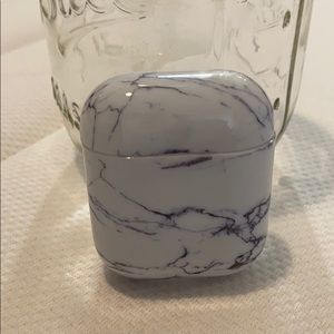 White Marbled Airpod Case